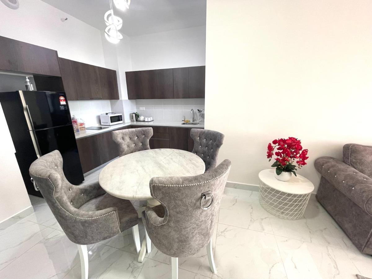 Deena Suite At Troika ,Kota Bharu Eksteriør bilde